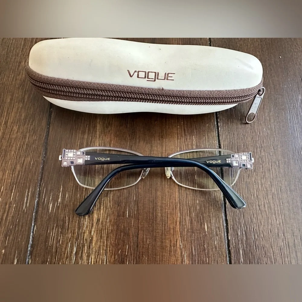 Vogue eye wear with glasses case